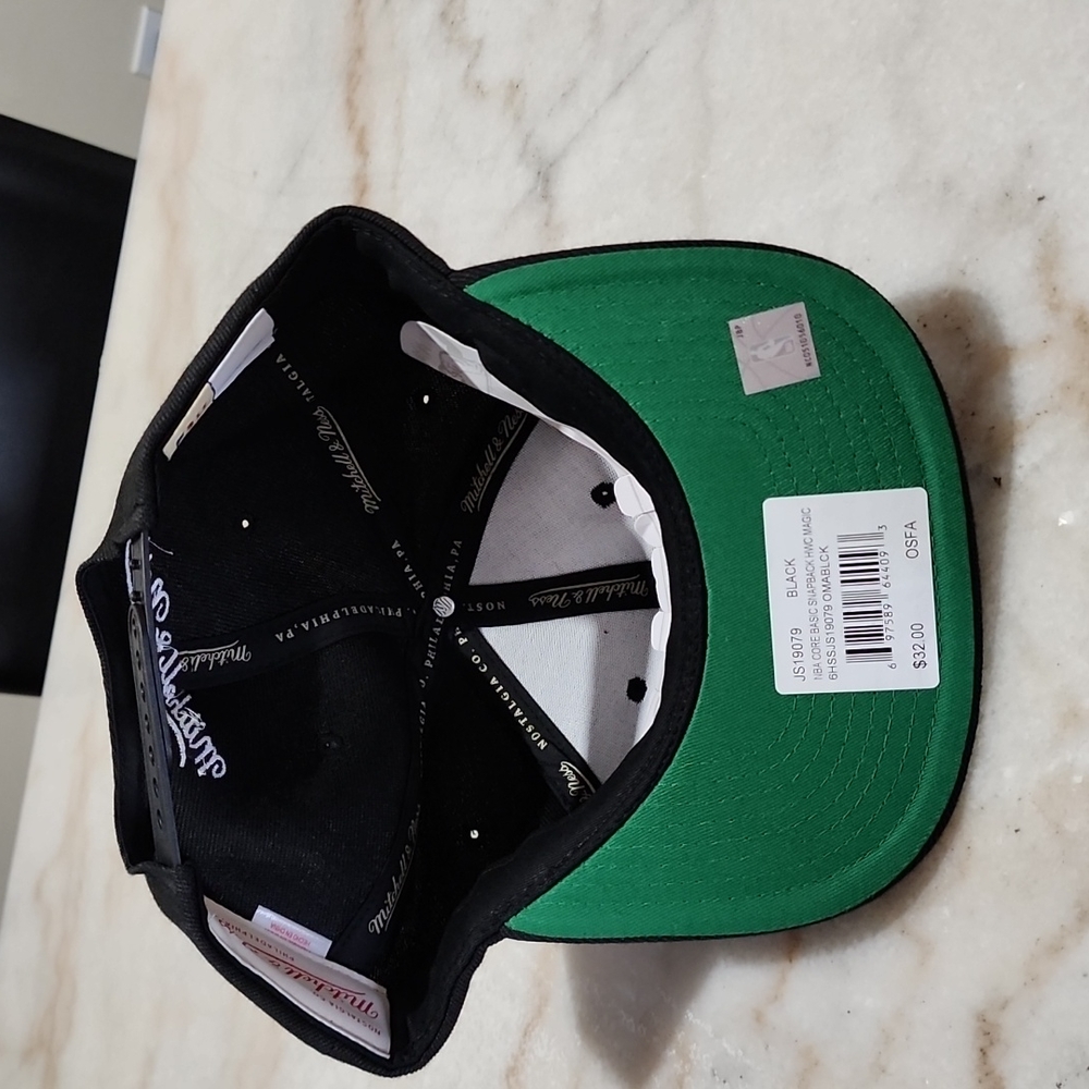 Baseball cap - Picture 3 of 3